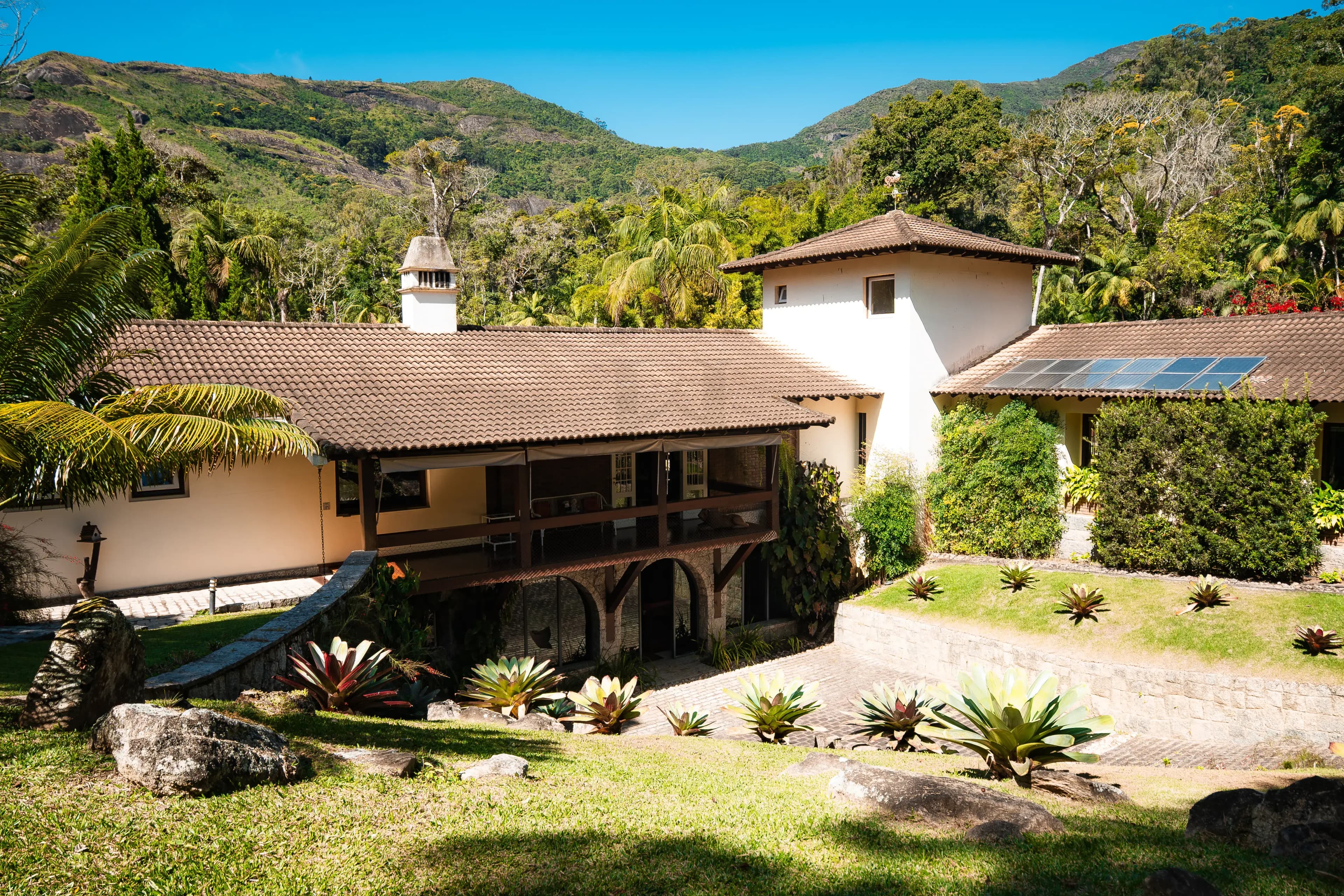 Casa Condomínio — LINDO SÍTIO DENTRO DE CONDOMINIO EM QUEBRA FRASCOS | 12.000 m² de Natureza e Conforto em Teresópolis - RJ em Quebra Frascos