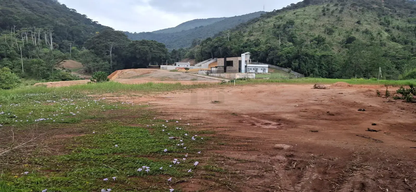 Terreno Condomínio — Terreno a Venda em Condomínio Fechado Cercado pela Natureza em Albuquerque