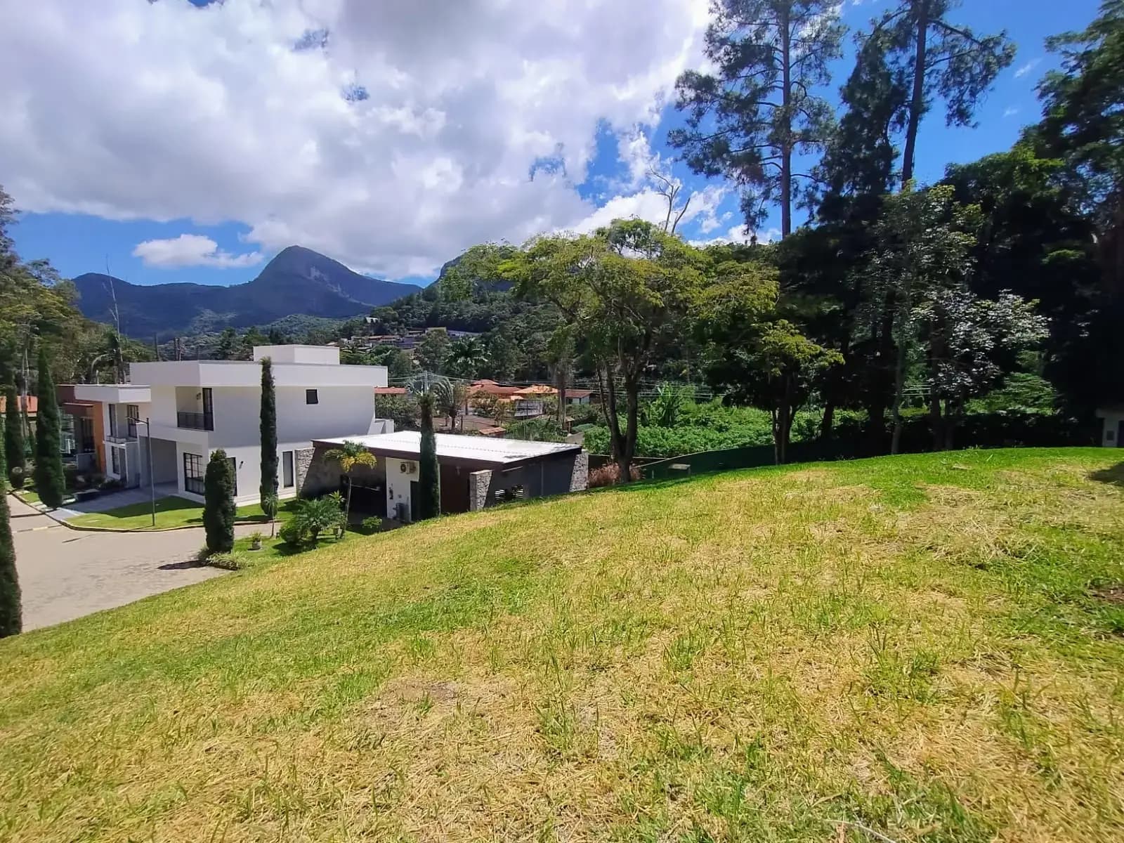 Terreno Condomínio — Terreno à venda no Residencial Tangarás. em Posse